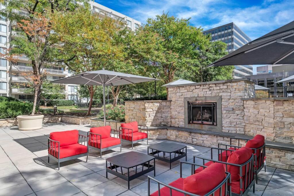 Spectacular Apartment At Crystal City With Gym Arlington Exterior foto